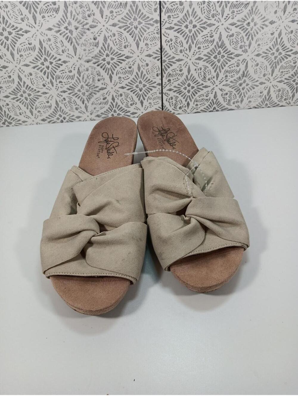 Ladies Life Stride Mallory Flex Wedge Sandal Beige 7M   sku 610